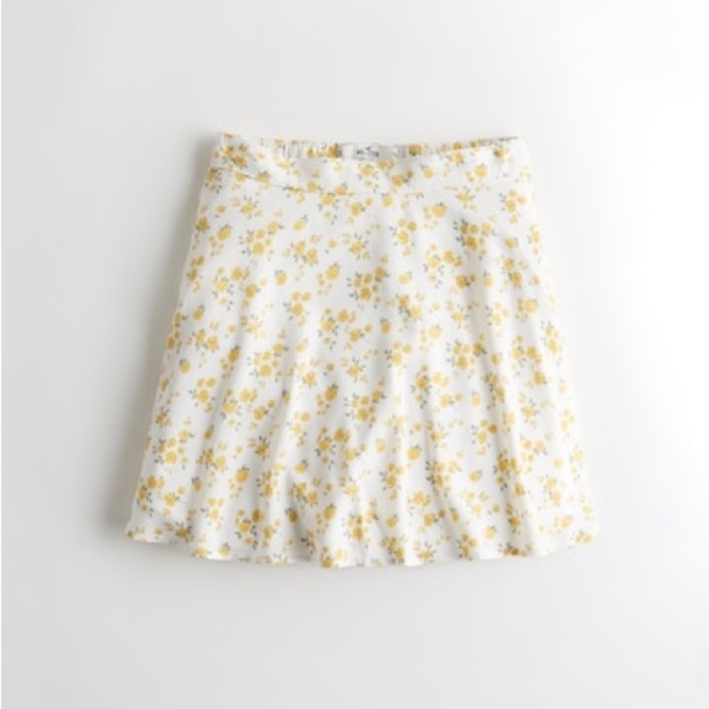 Hollister ultra high-rise mini skater skirt